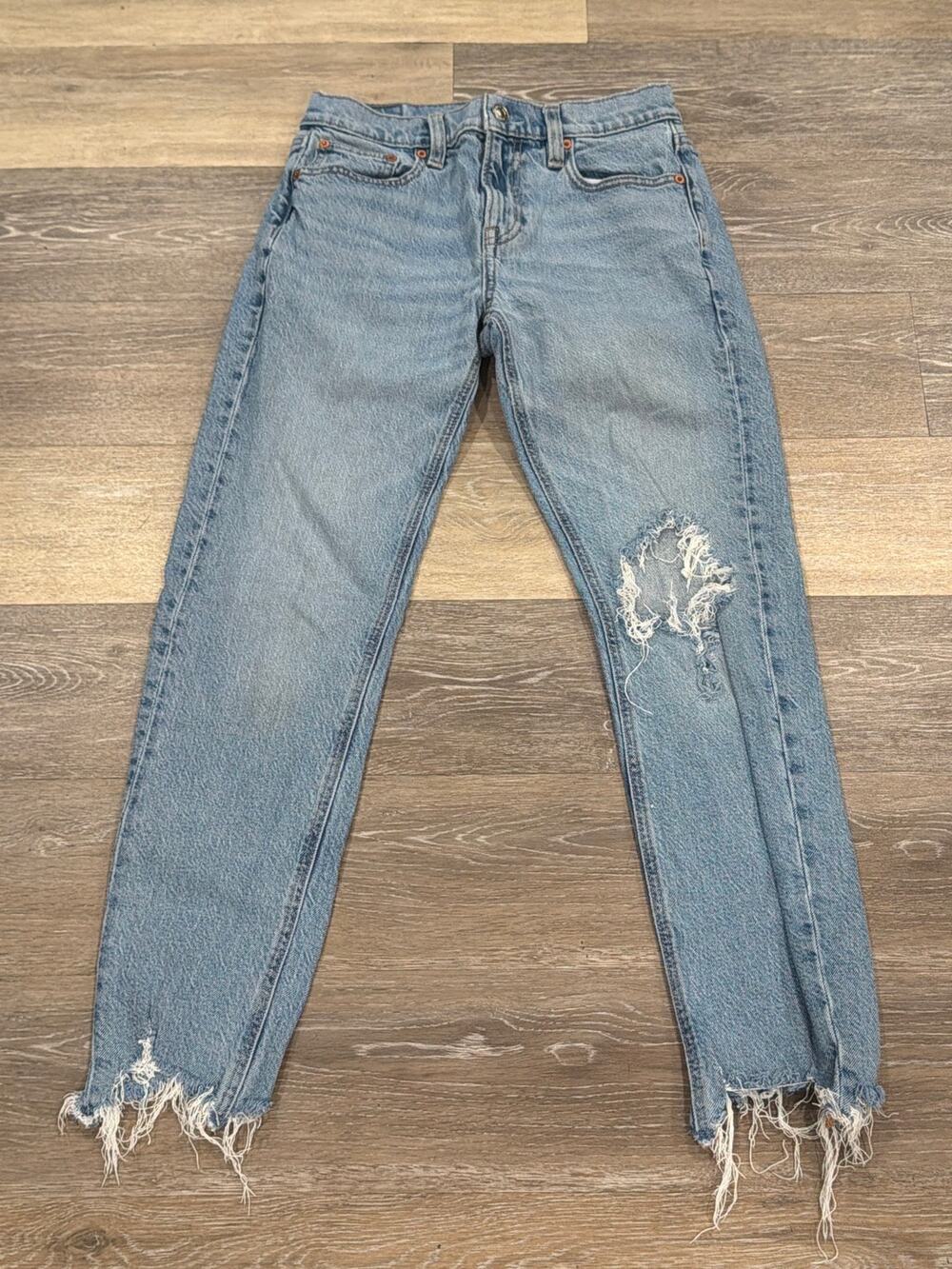 American Eagle Distressed Jeans 90s Skinny Size 0 Short